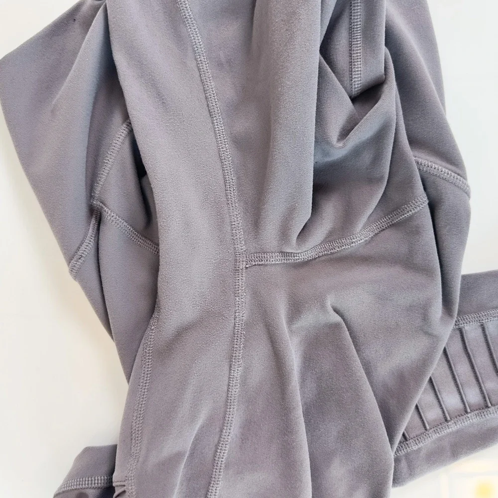 Alo Yoga Moto Leggings – High-Rise Performance‎ Leggings, Gray, Size M